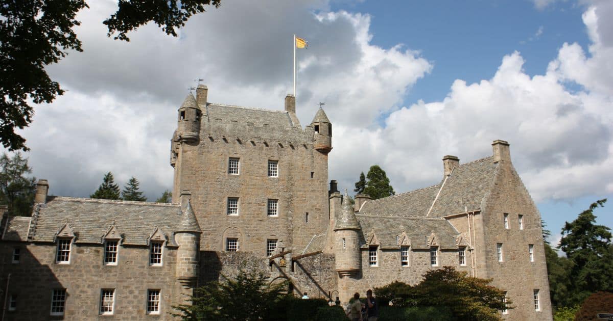 cawdow castle, scotland - exterior view