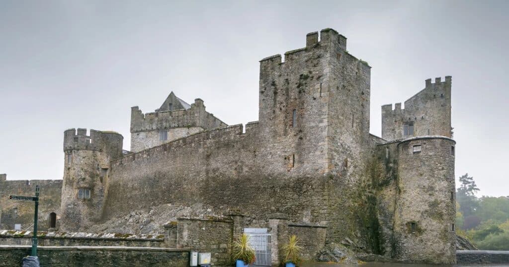 cahir castle