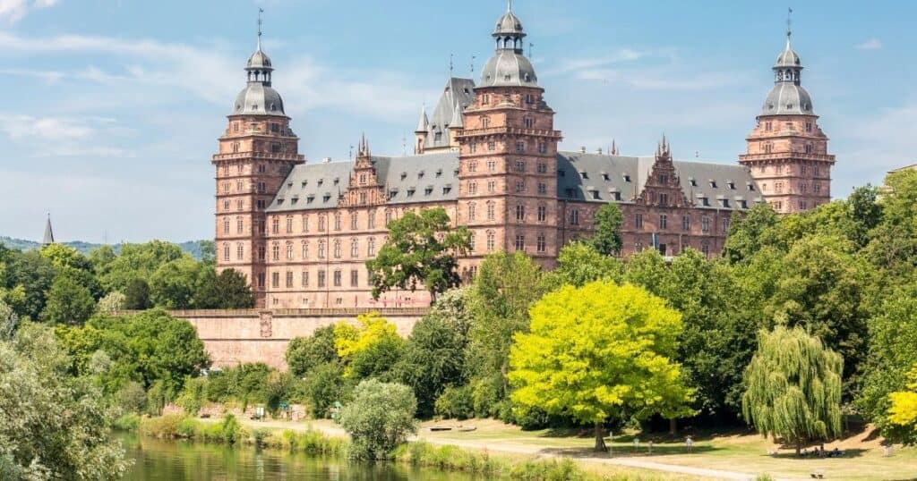 Schloss Johannisburg: Aschaffenburg's Renaissance Masterpiece