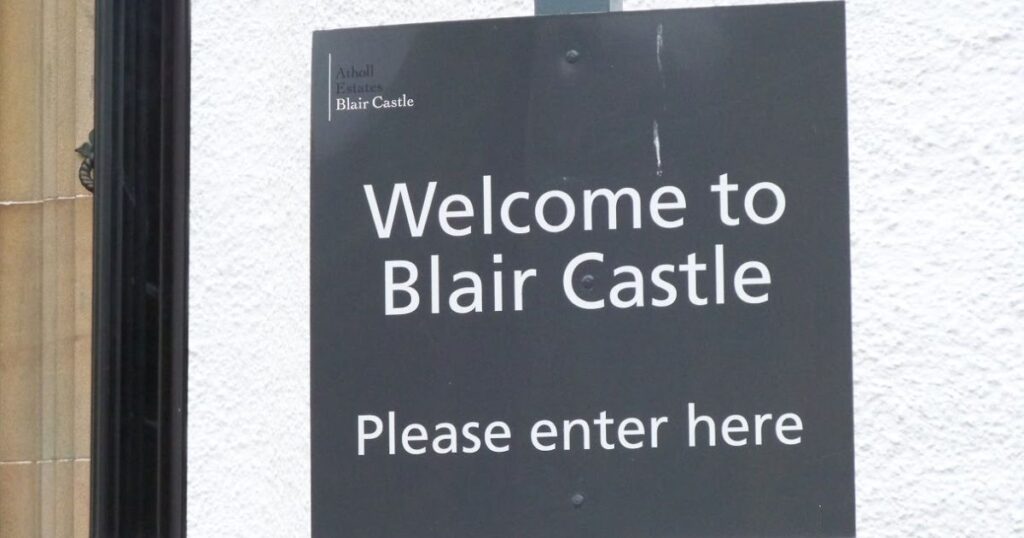 welcome to blair castle, scotland sign