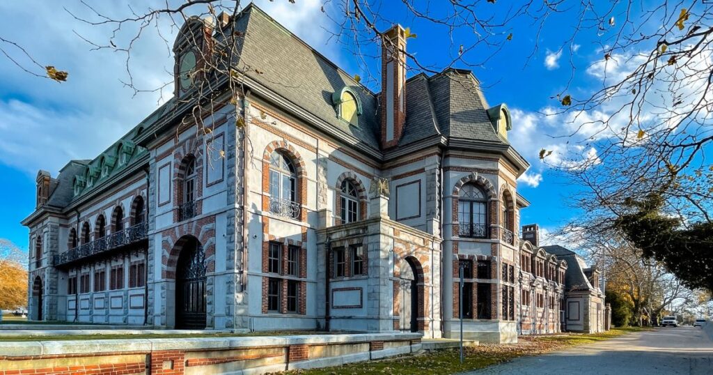 Belcourt mansion, newport, rhode island